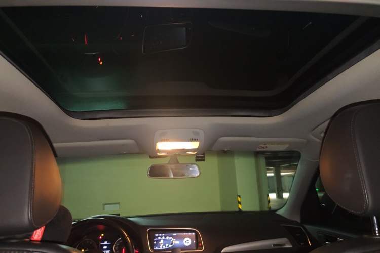 Used Audi Q5 2015 40 TFSI Technology Edition Headliner
