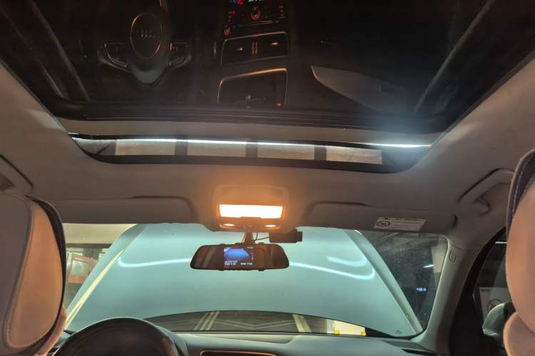 Used Audi Q5 2015 40 TFSI Technology Edition Headliner
