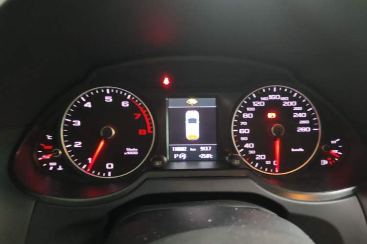 Used Audi Q5 2015 40 TFSI Dynamic Edition Instrument Cluster