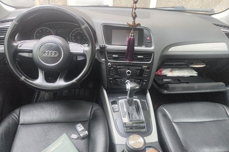 Used Audi Q5 2015 40 TFSI Trendy Edition Interior 2