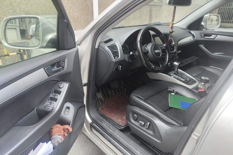 Used Audi Q5 2015 40 TFSI Trendy Edition Interior 3