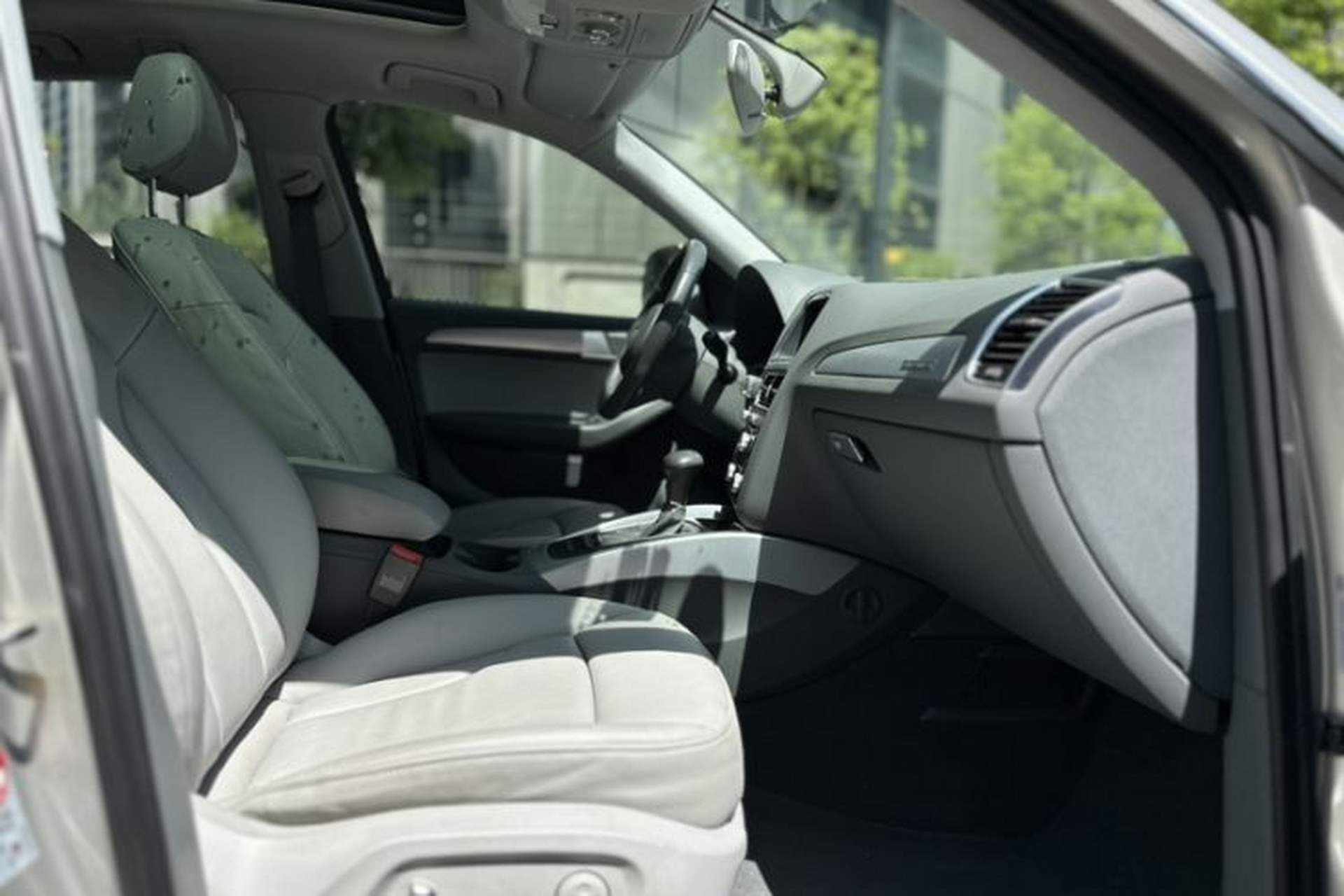 Used Audi Q5 2015 40 TFSI Technology Edition Interior 4