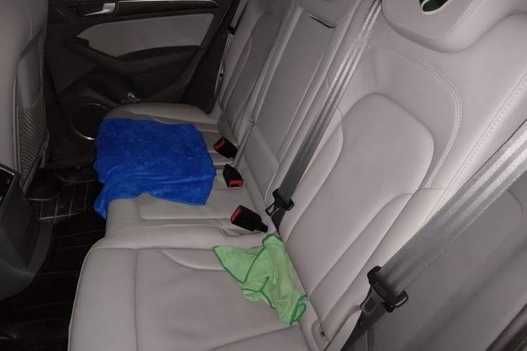 Used Audi Q5 2015 40 TFSI Comfort Model Interior 4
