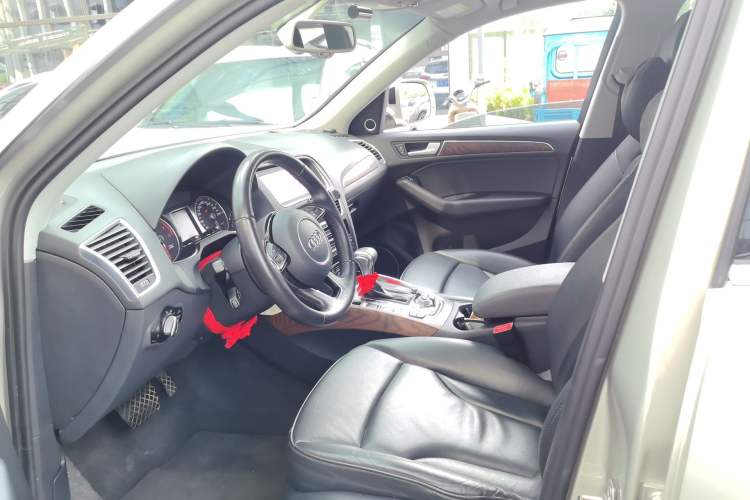 Used Audi Q5 2015 40 TFSI Comfort Model Left Front Seat