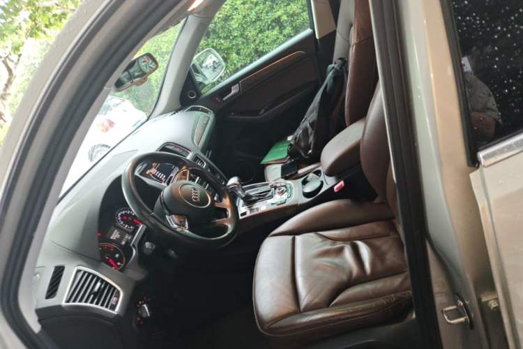 Used Audi Q5 2015 40 TFSI Dynamic Edition Left Front Seat