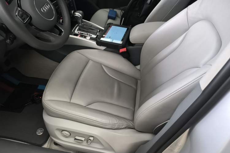 Used Audi Q5 2015 40 TFSI Technology Edition Left Front Seat