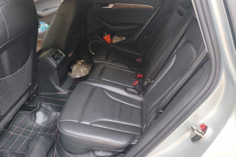 Used Audi Q5 2015 40 TFSI Comfort Model Left Rear Seat