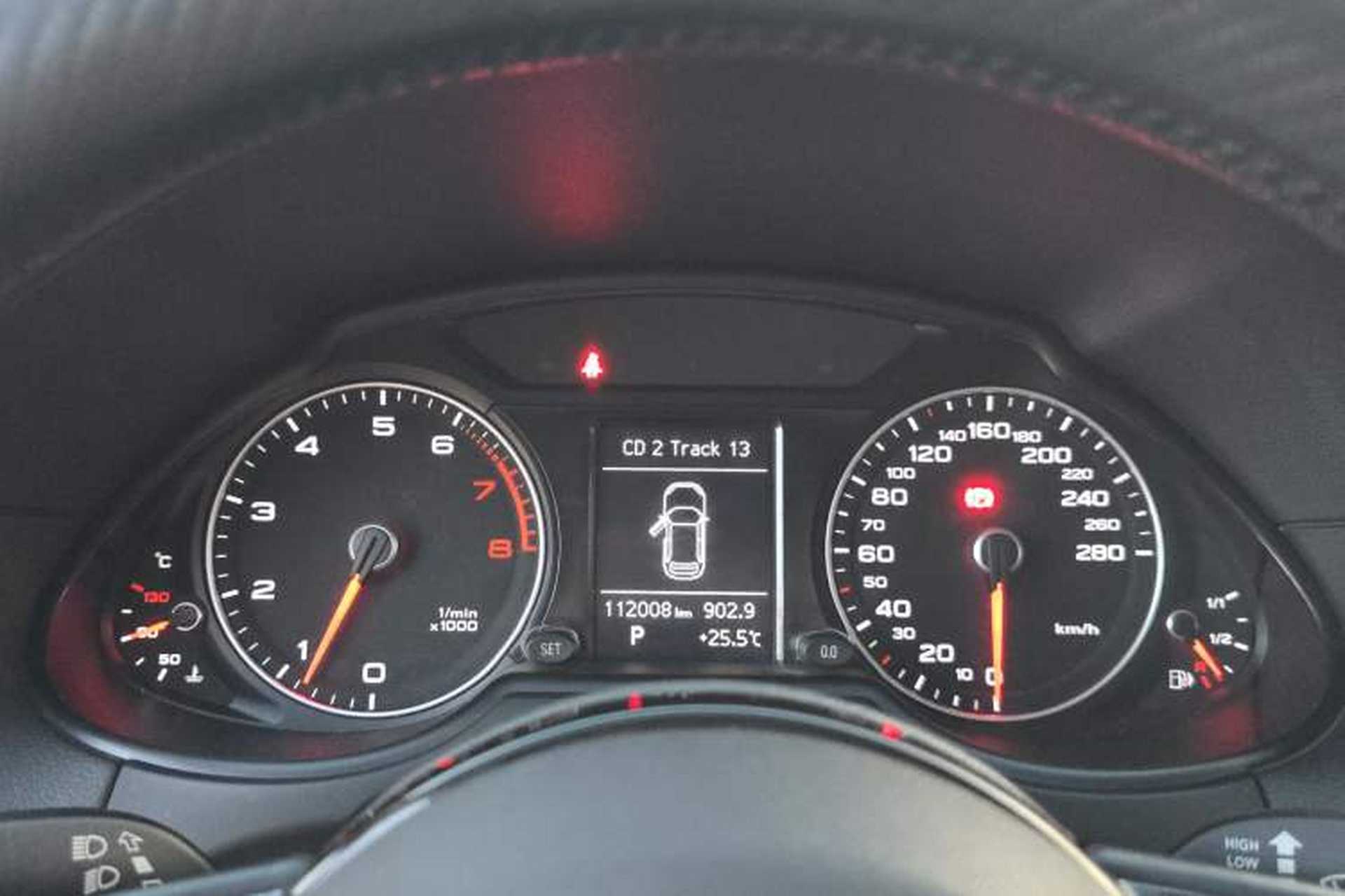 Used Audi Q5 2015 40 TFSI Technology Edition Odometer Close Up