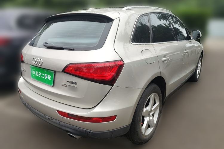 Used Audi Q5 2015 40 TFSI Comfort Model Rear Right 45 Deg