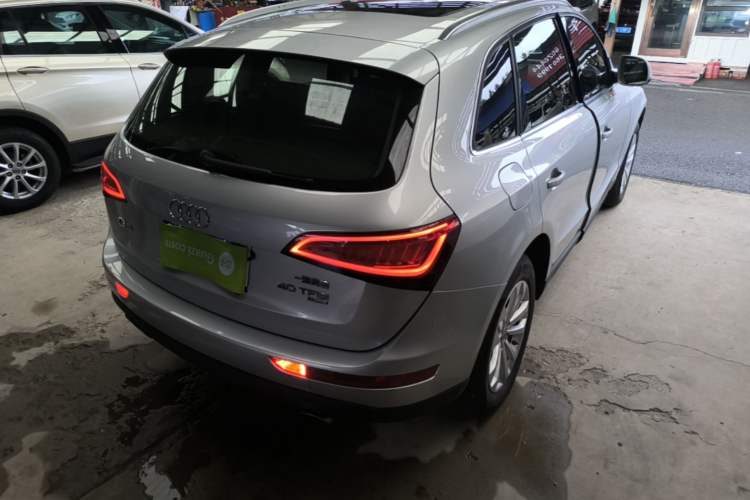 Used Audi Q5 2015 40 TFSI Technology Edition Rear Right 45 Deg