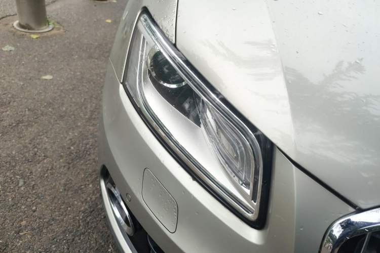 Used Audi Q5 2015 40 TFSI Comfort Model Right Front Headlight