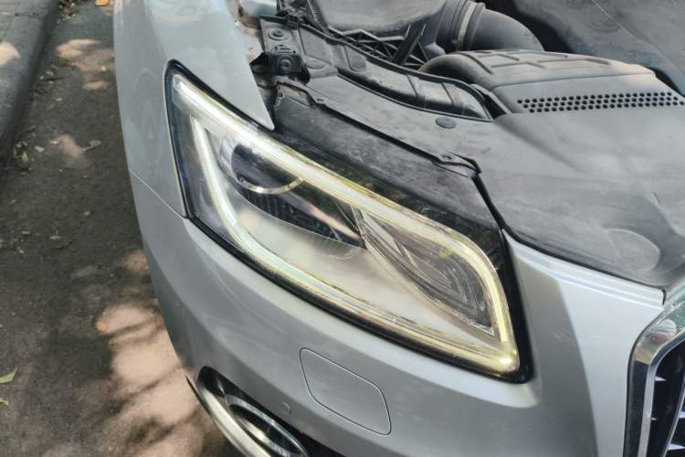Used Audi Q5 2015 40 TFSI Comfort Model Right Front Headlight