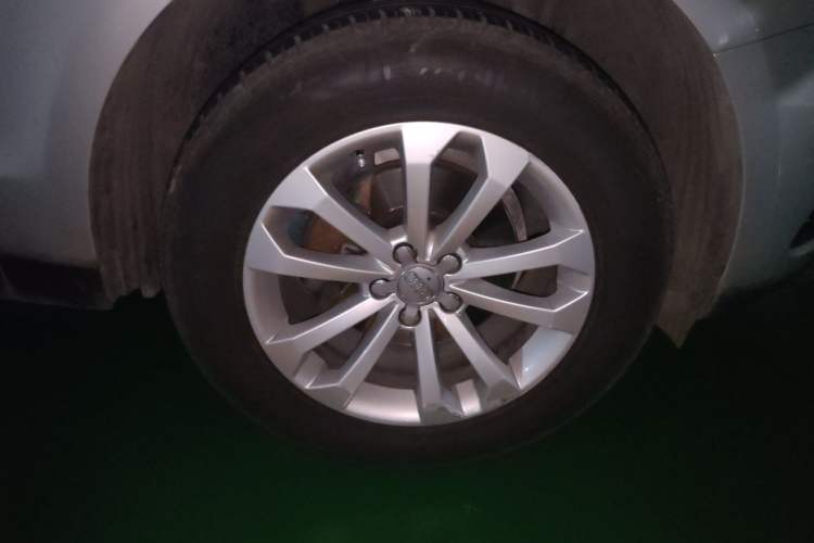 Used Audi Q5 2015 40 TFSI Technology Edition Right Front Wheel Hub