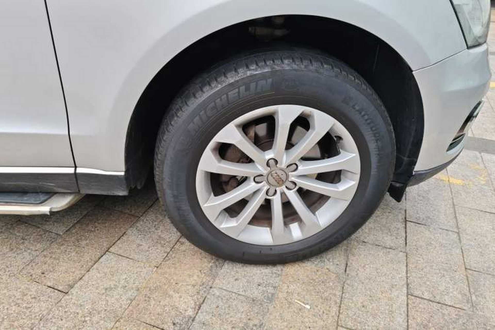 Used Audi Q5 2015 40 TFSI Technology Edition Right Front Wheel Hub