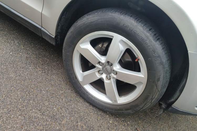 Used Audi Q5 2015 40 TFSI Comfort Model Right Front Wheel Hub