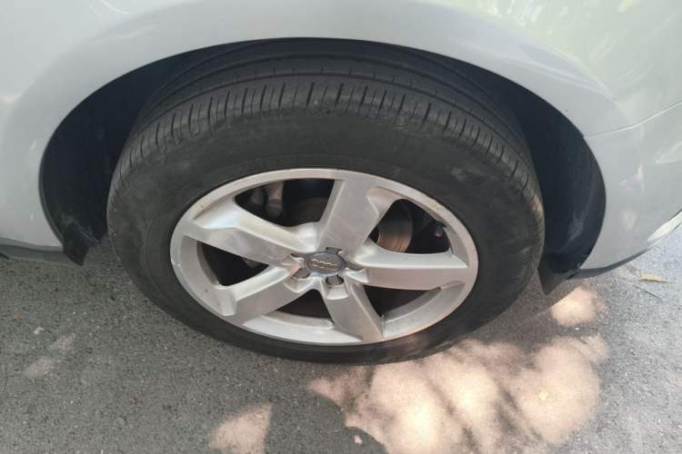 Used Audi Q5 2015 40 TFSI Comfort Model Right Front Wheel Hub
