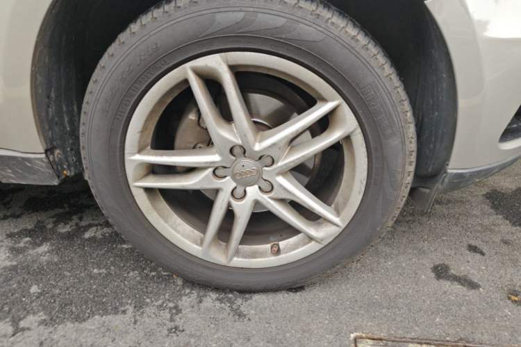Used Audi Q5 2015 40 TFSI Dynamic Edition Right Front Wheel Hub
