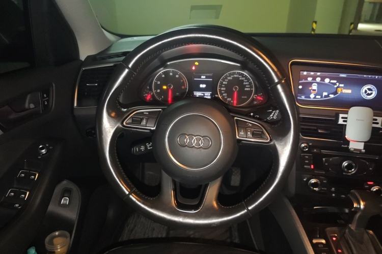 Used Audi Q5 2015 40 TFSI Technology Edition Steering Wheel