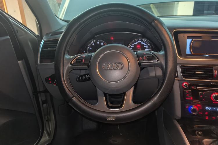 Used Audi Q5 2015 40 TFSI Technology Edition Steering Wheel