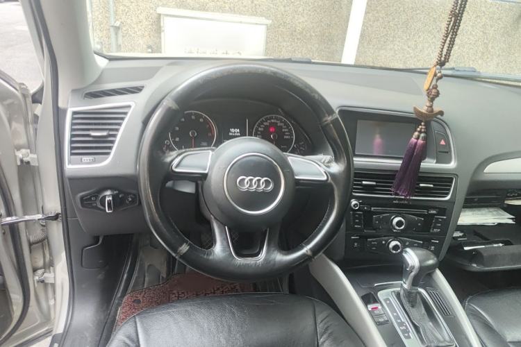 Used Audi Q5 2015 40 TFSI Trendy Edition Steering Wheel