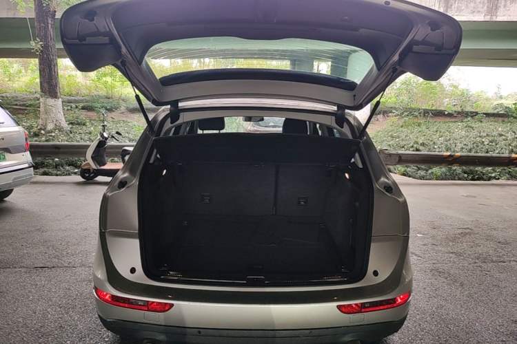Used Audi Q5 2015 40 TFSI Trendy Edition Trunk