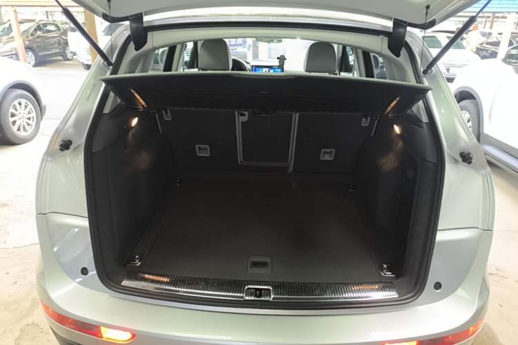 Used Audi Q5 2015 40 TFSI Technology Edition Trunk