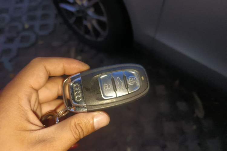 Used Audi Q5 2015 40 TFSI Trendy Edition Vehicle Key