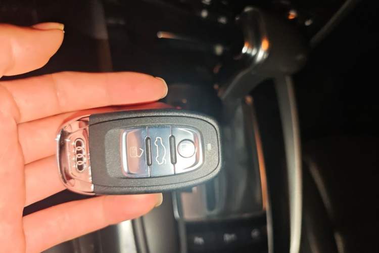 Used Audi Q5 2015 40 TFSI Technology Edition Vehicle Key