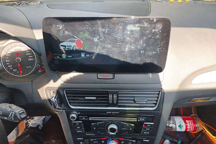 Used Audi Q5 2015 40 TFSI Trendy Edition Audio And AC Panel