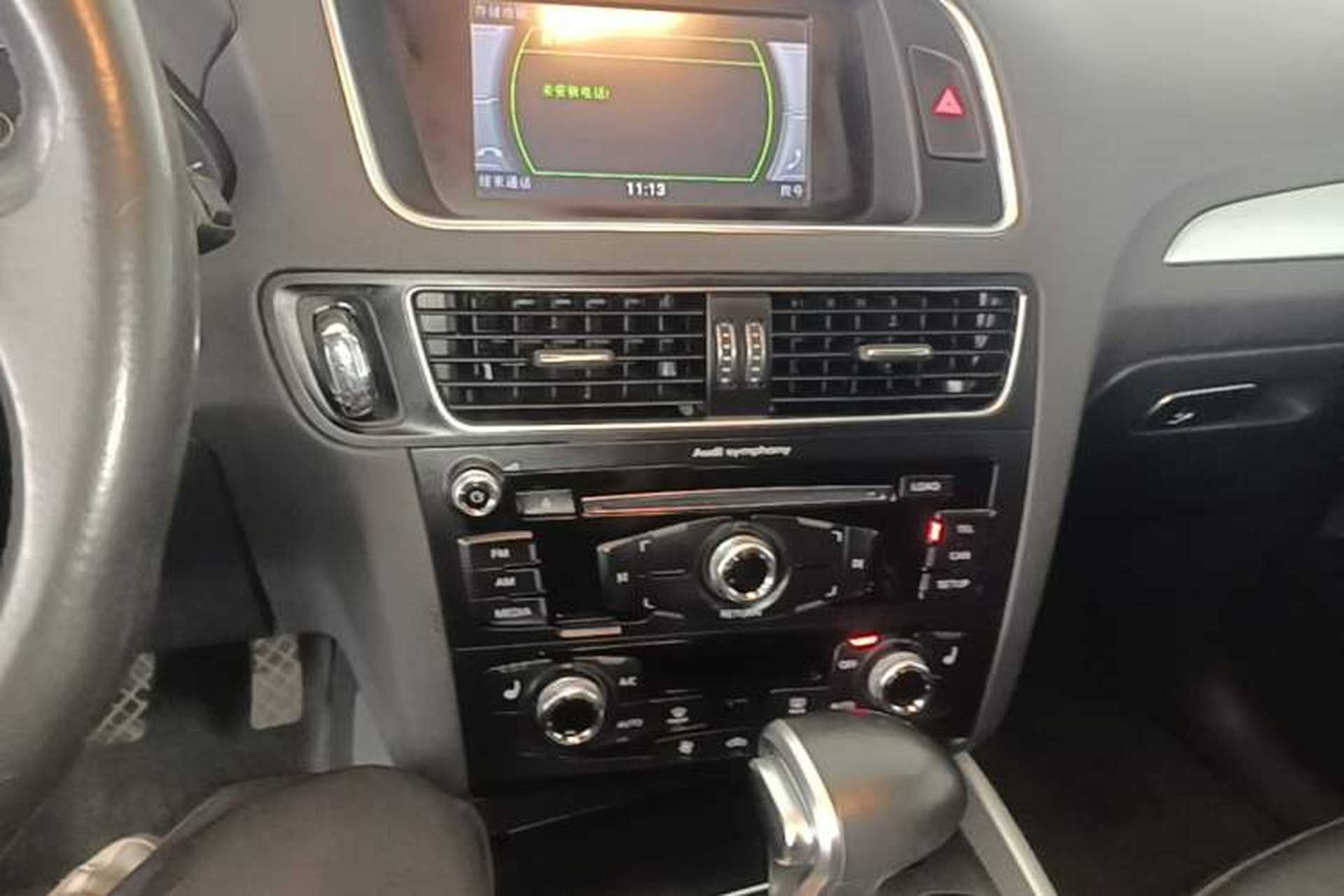 Used Audi Q5 2015 40 TFSI Technology Edition Audio And AC Panel
