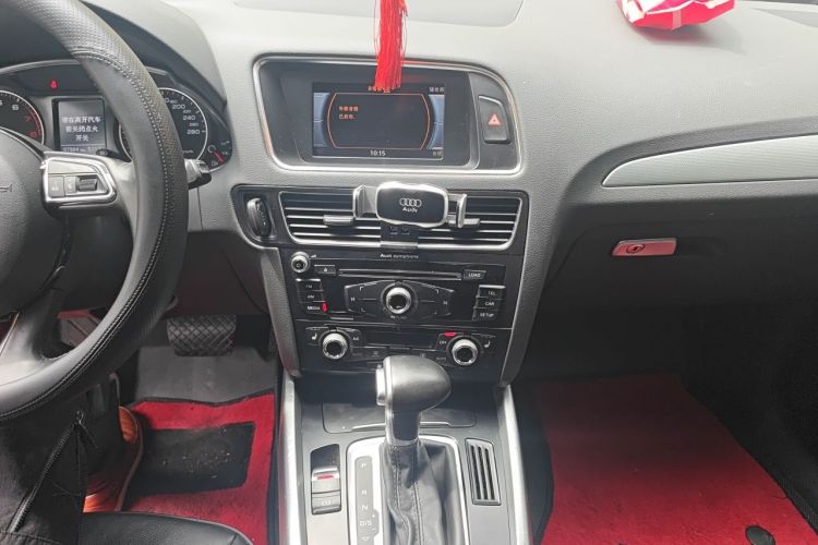 Used Audi Q5 2015 40 TFSI Technology Edition Audio And AC Panel
