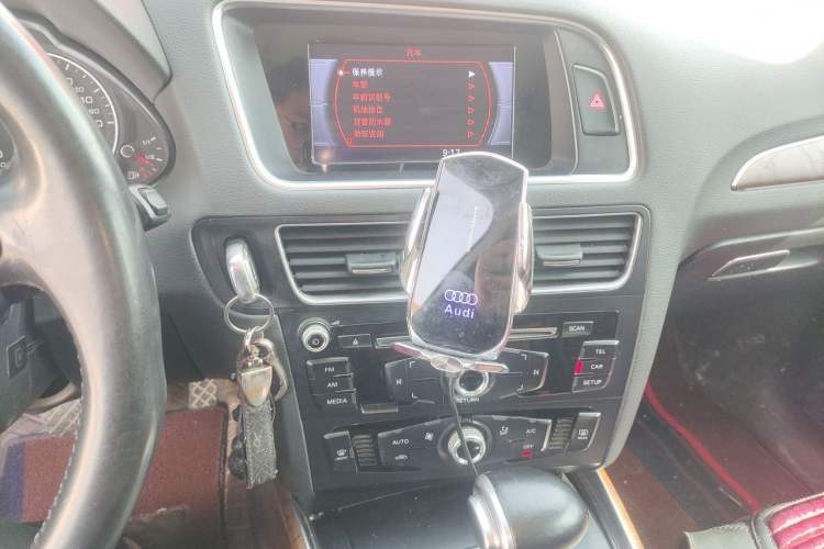 Used Audi Q5 2015 40 TFSI Technology Edition Audio And AC Panel