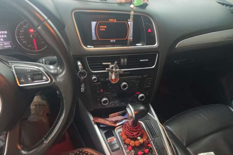 Used Audi Q5 2015 40 TFSI Technology Edition Audio And AC Panel