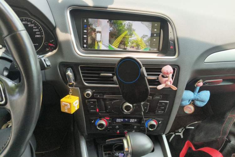 Used Audi Q5 2015 40 TFSI Technology Edition Audio And AC Panel