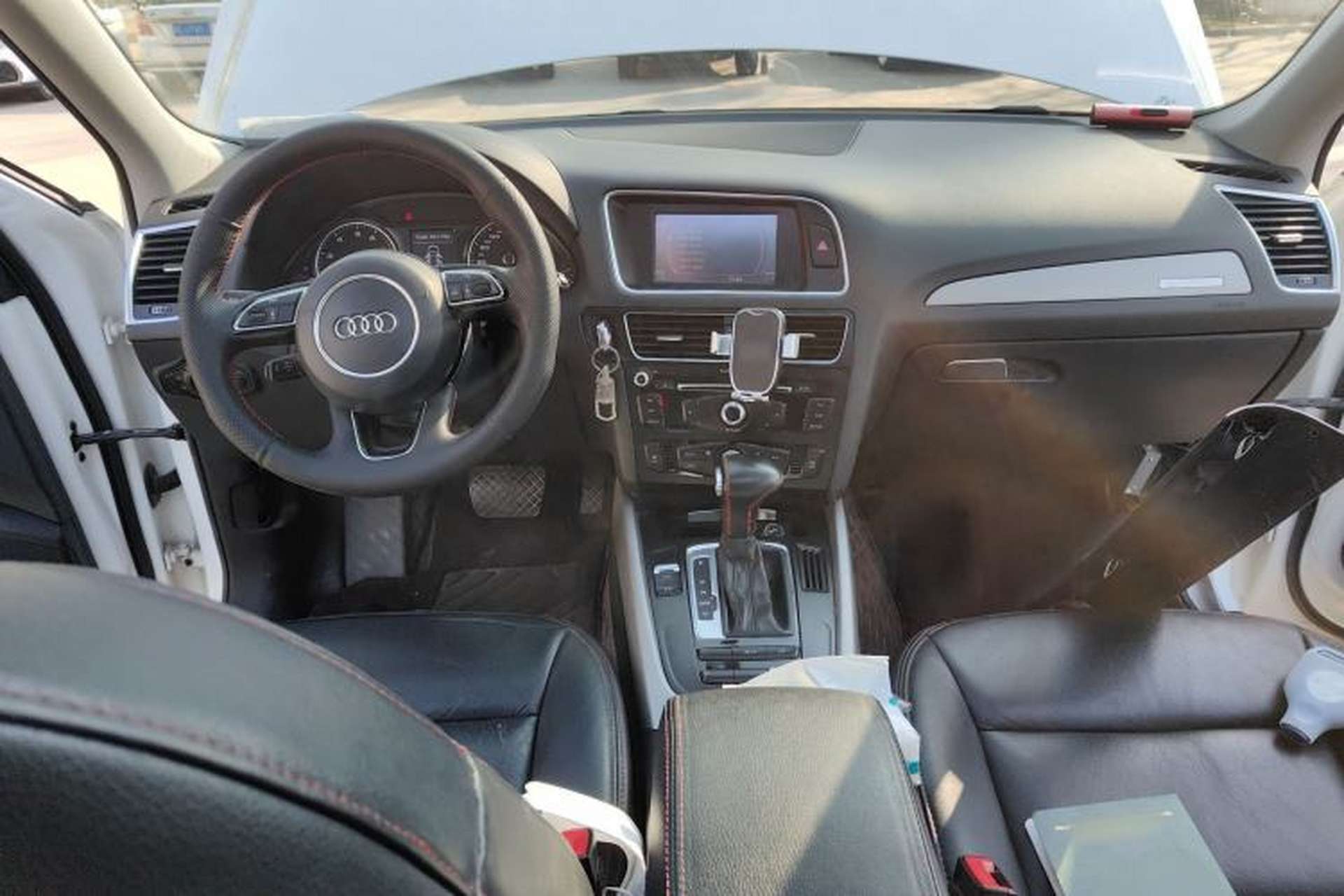 Used Audi Q5 2015 40 TFSI Trendy Edition Center Console