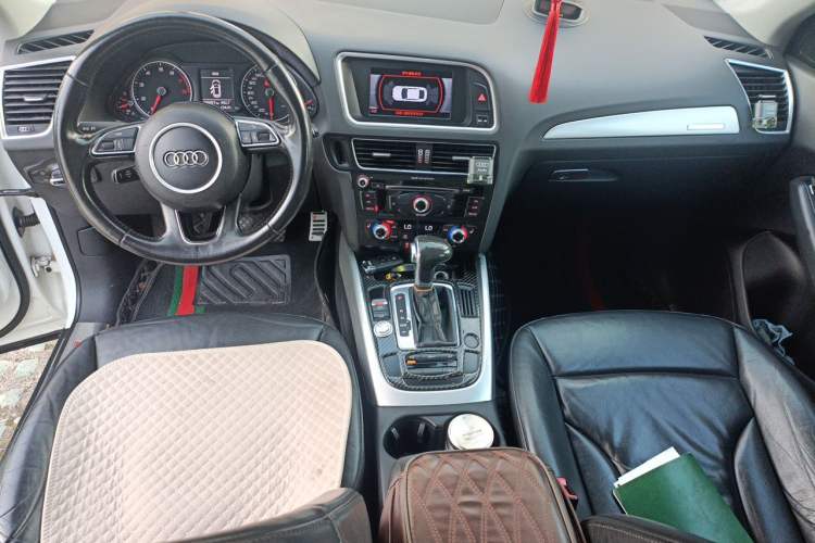 Used Audi Q5 2015 40 TFSI Technology Edition Center Console