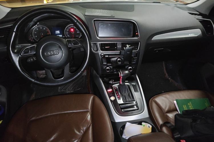 Used Audi Q5 2015 40 TFSI Technology Edition Center Console