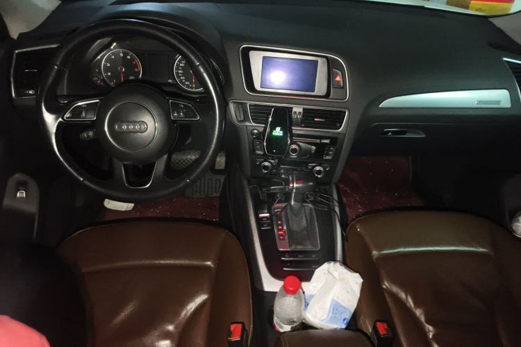 Used Audi Q5 2015 40 TFSI Technology Edition Center Console