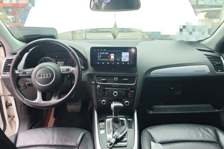 Used Audi Q5 2015 40 TFSI Technology Edition Center Console