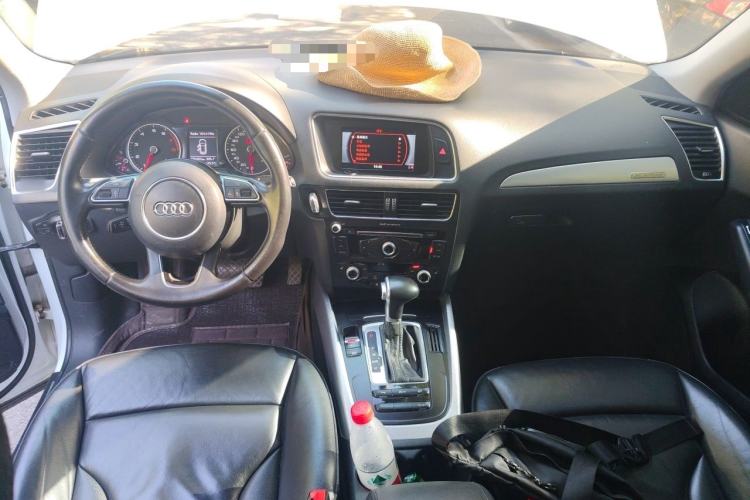 Used Audi Q5 2015 40 TFSI Technology Edition Center Console