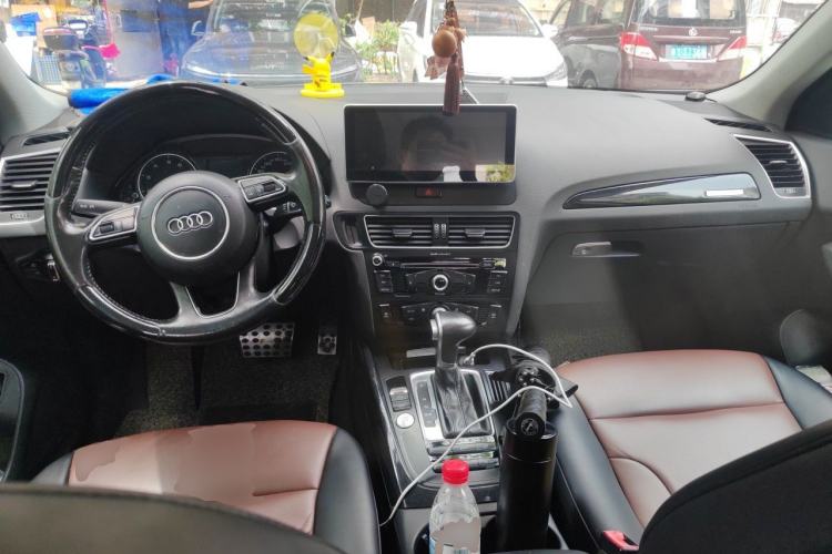 Used Audi Q5 2015 40 TFSI Trendy Edition Center Console