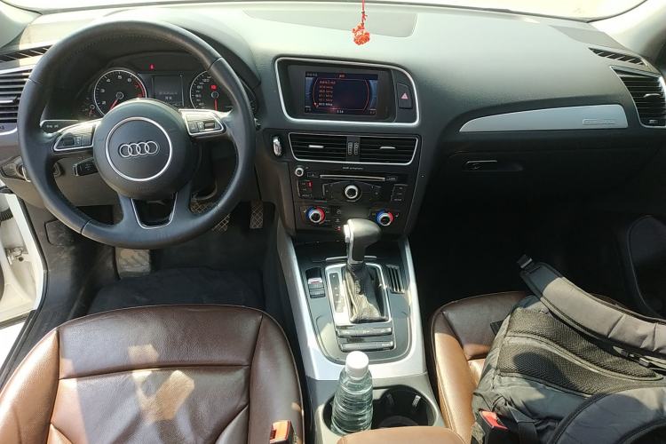Used Audi Q5 2015 40 TFSI Technology Edition Center Console