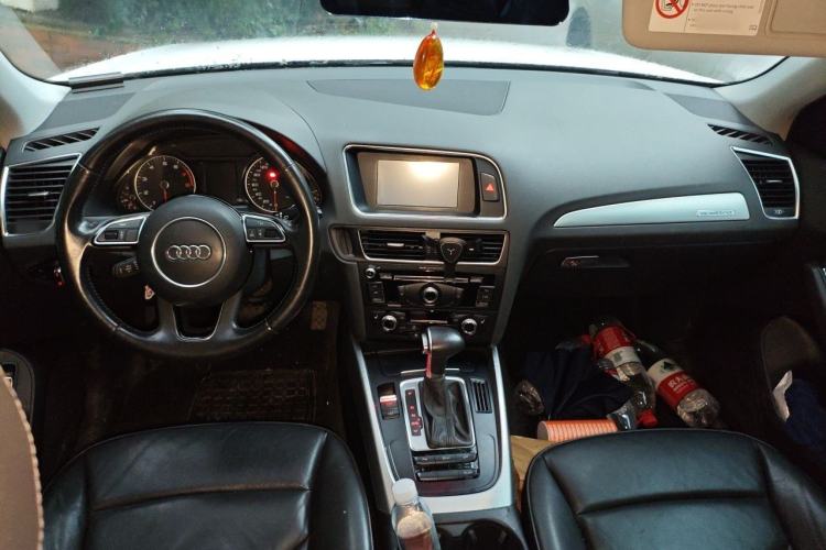 Used Audi Q5 2015 40 TFSI Technology Edition Center Console