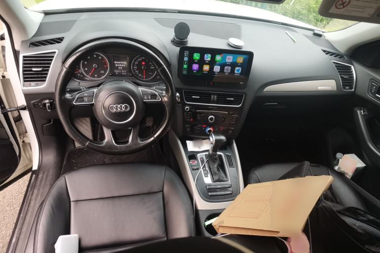 Used Audi Q5 2015 40 TFSI Trendy Edition Center Console