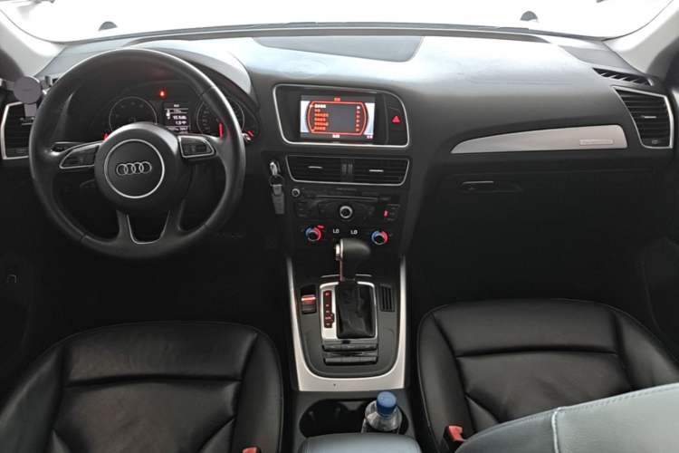 Used Audi Q5 2015 40 TFSI Technology Edition Center Console