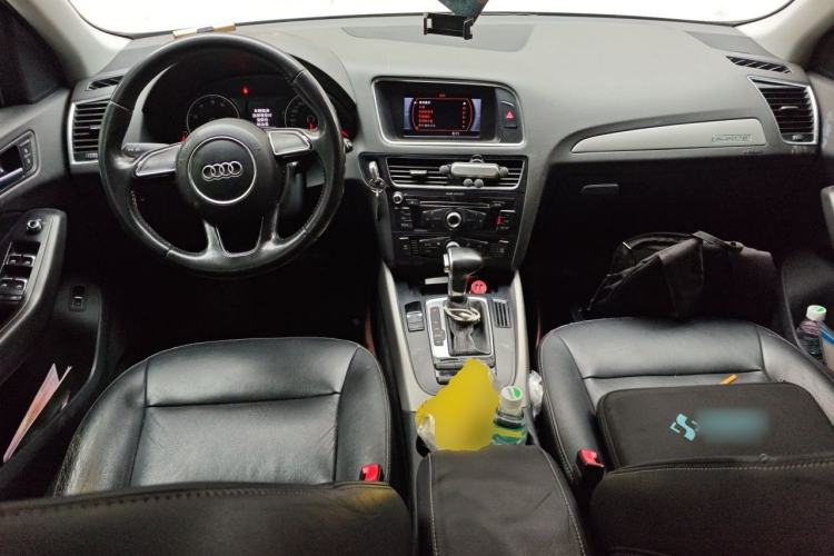 Used Audi Q5 2015 40 TFSI Trendy Edition Center Console