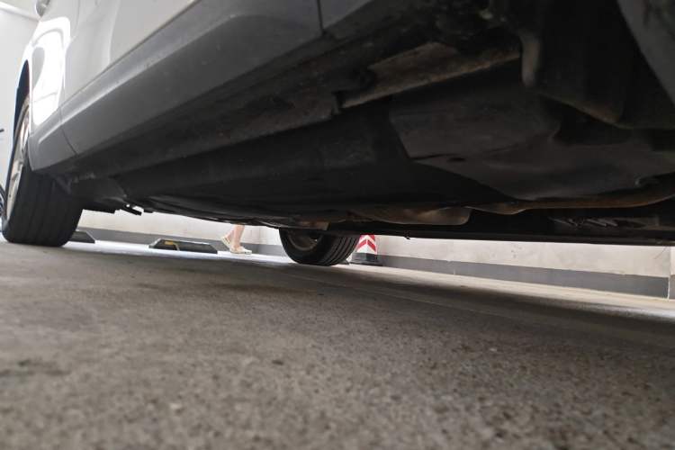 Used Audi Q5 2015 40 TFSI Comfort Model Chassis Front Right