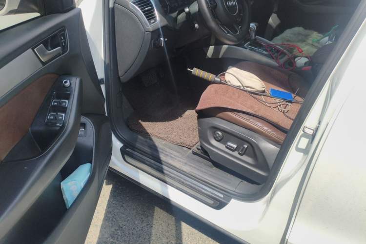 Used Audi Q5 2015 40 TFSI Trendy Edition Driver Seat