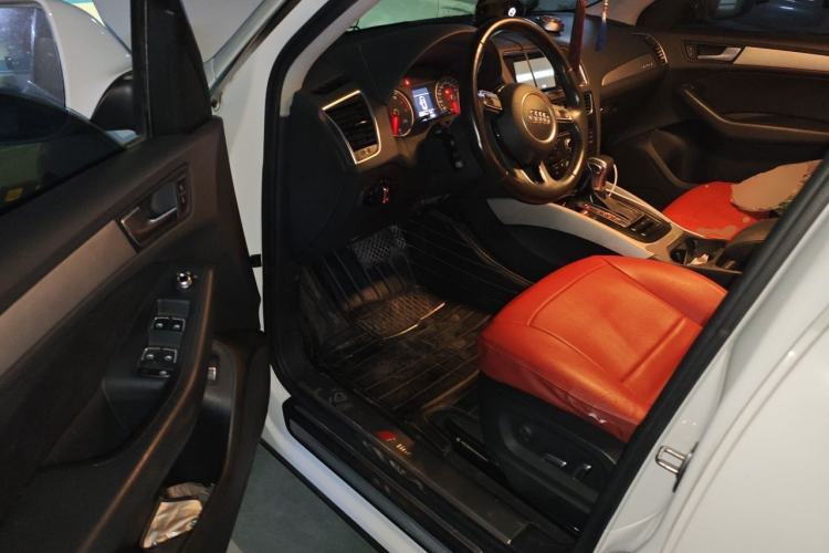 Used Audi Q5 2015 40 TFSI Technology Edition Driver Seat