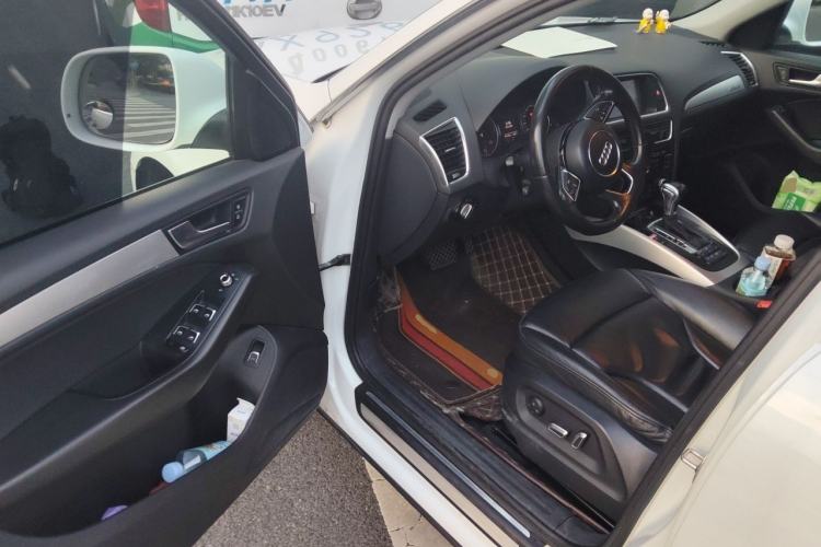 Used Audi Q5 2015 40 TFSI Technology Edition Driver Seat